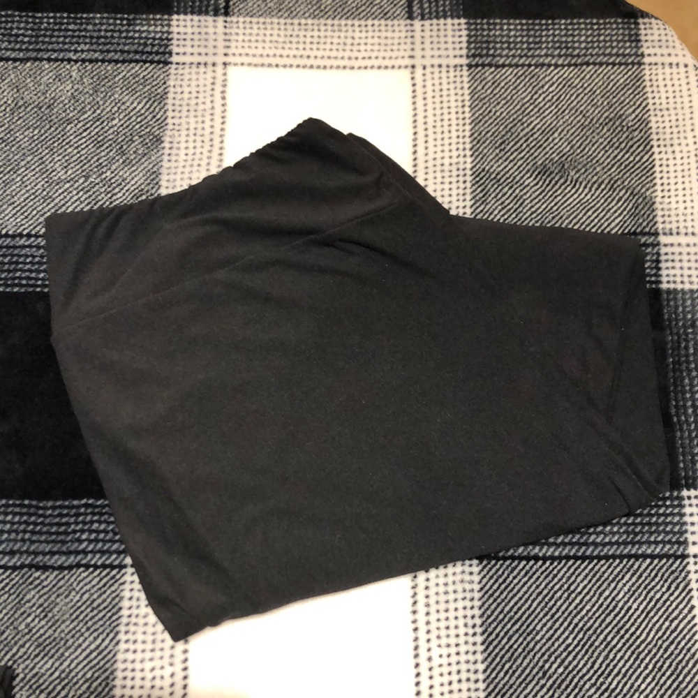 Lularoe solid black leggings tall curvy